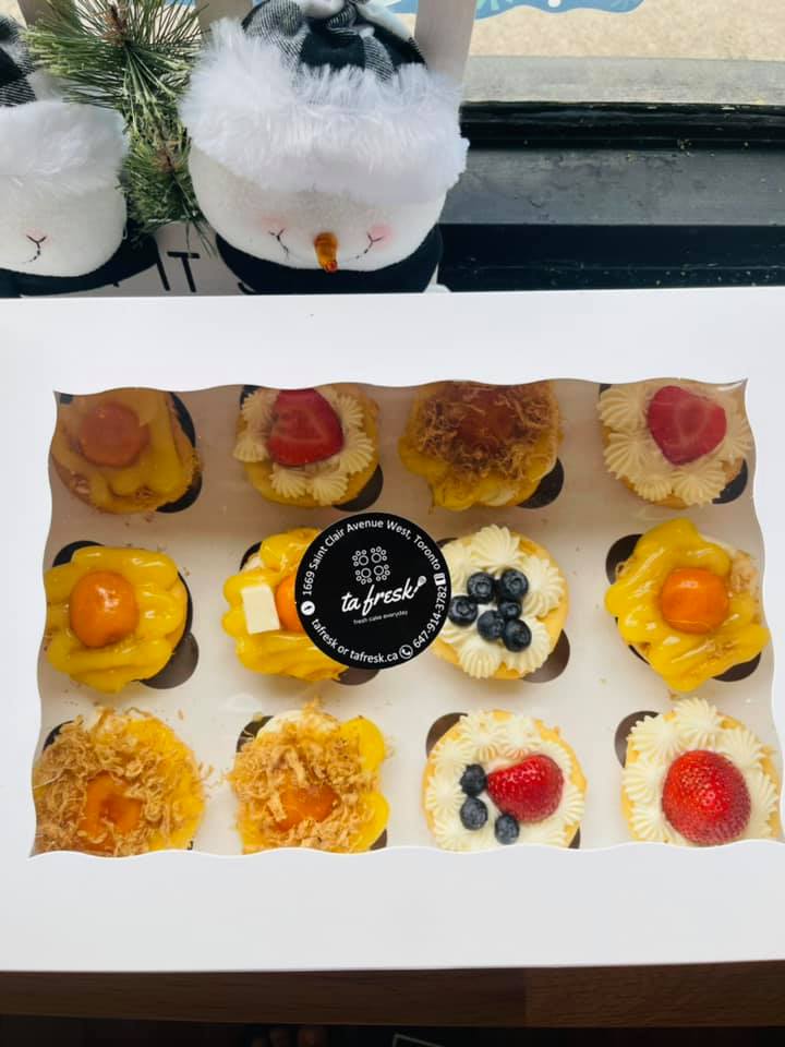 Combo 12 Cupcakes Fruits & Salted Egg - Bông Lan Trứng Muối