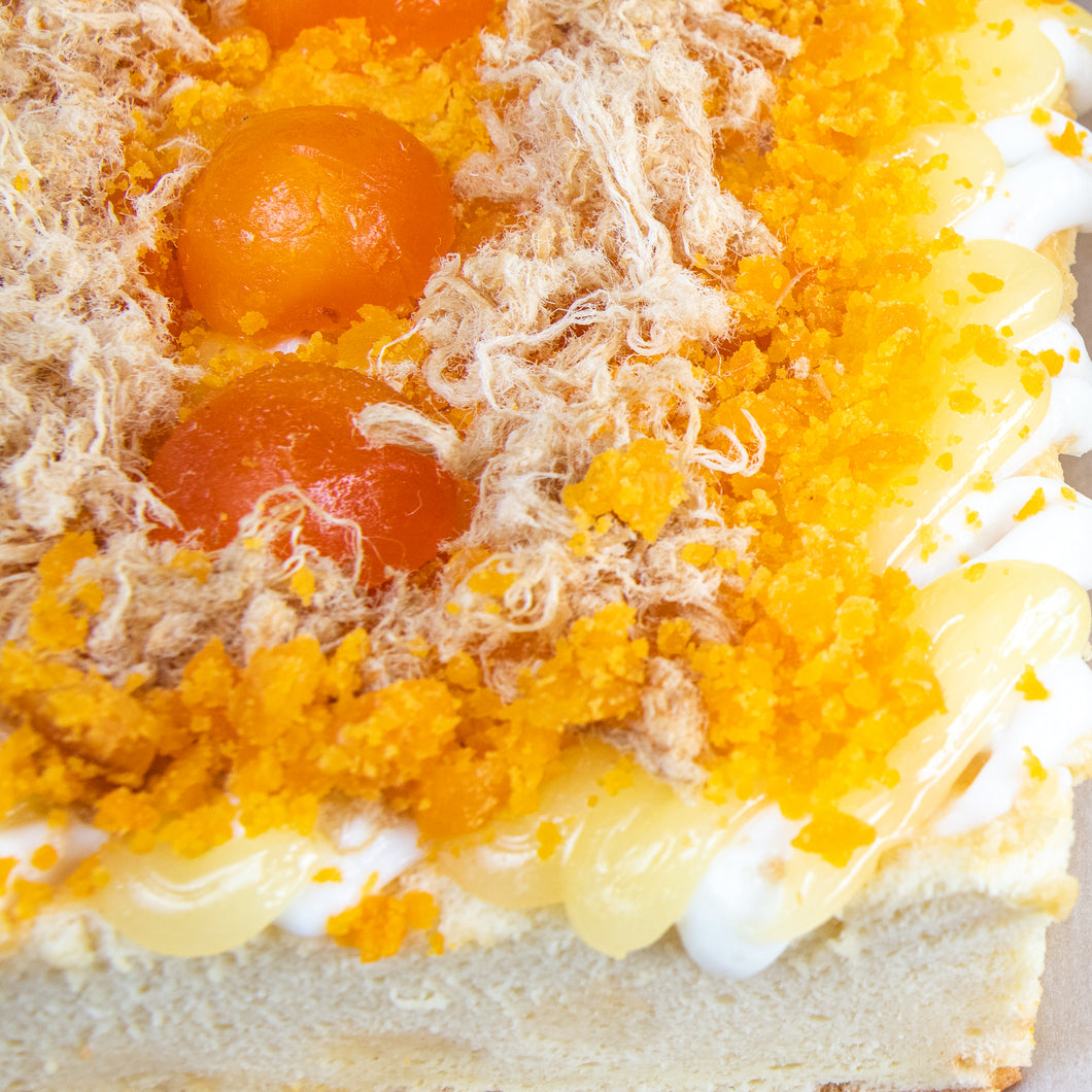 Salted Egg Sponge Cake Medium - Bông Lan Trứng Muối (Best seller)